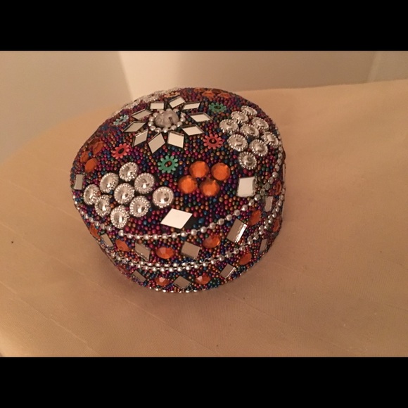 Detailed Nesting Boxes - Picture 6 of 7